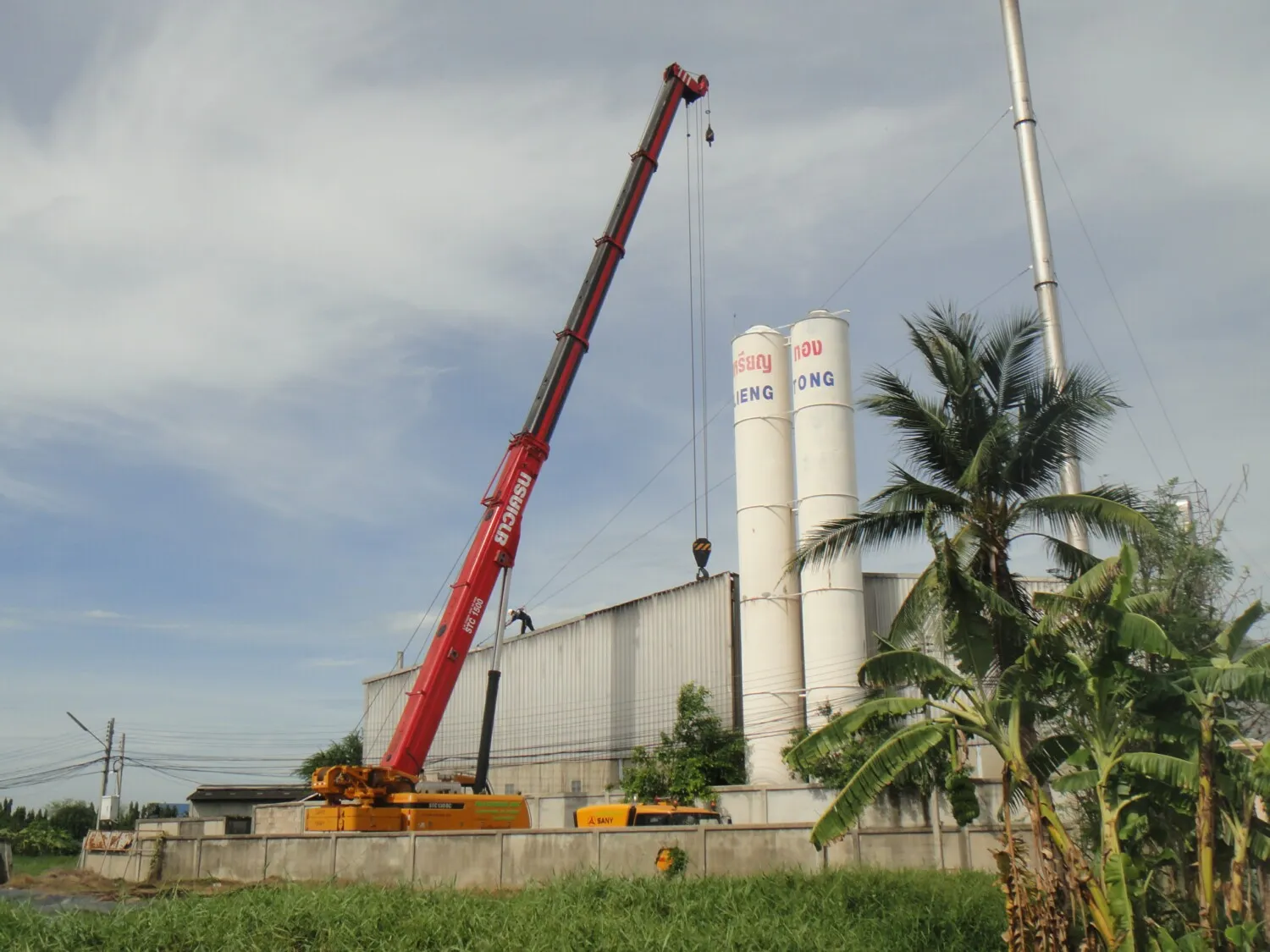 STC600T5 60 T. Truck Crane - Image 3